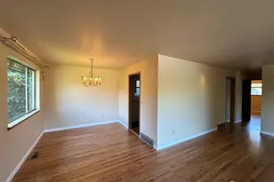 1253 NE 104th St, Seattle, WA 98125 - Photo 7