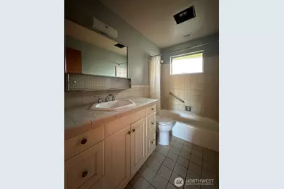1253 NE 104th Street, Seattle, WA 98125 - Photo 11