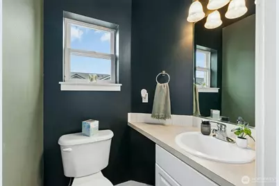 11560 Stone Avenue N #101, Seattle, WA 98133 - Photo 9