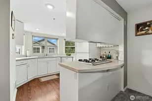 11560 Stone Ave N, Seattle, WA 98133 - Photo 7