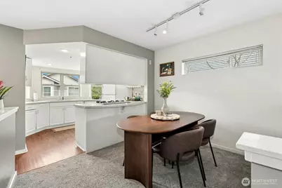 11560 Stone Avenue N #101, Seattle, WA 98133 - Photo 5