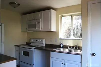 1403 N 4th Avenue, Kelso, WA 98626 - Photo 5