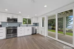 19810 Soundview Dr NW, Stanwood, WA 98292 - Photo 17