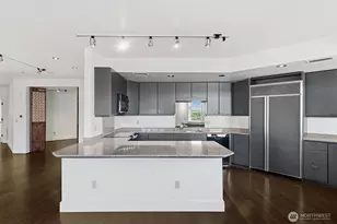 745 Bellevue Ave E, Seattle, WA 98102 - Photo 17