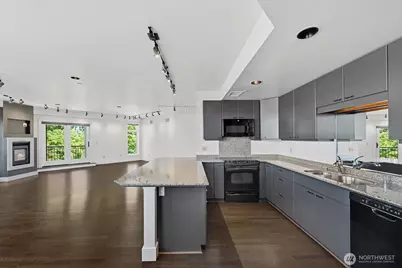 745 Bellevue Avenue E #402, Seattle, WA 98102 - Photo 19
