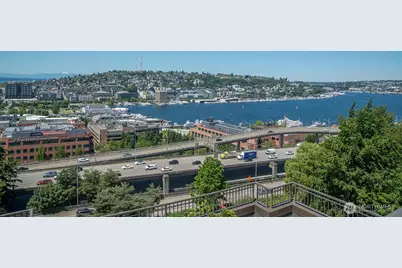 745 Bellevue Avenue E #402, Seattle, WA 98102 - Photo 15