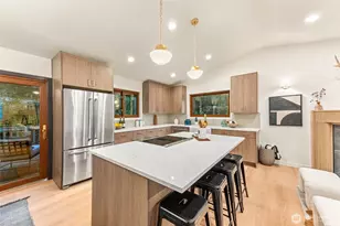 15817 SE Newport Way, Bellevue, WA 98006 - Photo 9