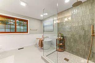 15817 SE Newport Way, Bellevue, WA 98006 - Photo 17