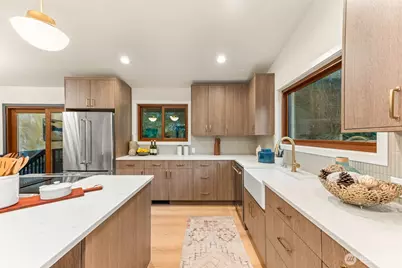 15817 SE Newport Way, Bellevue, WA 98006 - Photo 11