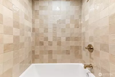 15817 SE Newport Way, Bellevue, WA 98006 - Photo 21