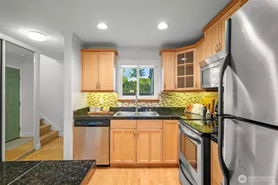 10045 NE 138th Place #E5, Kirkland, WA 98034 - Photo 7