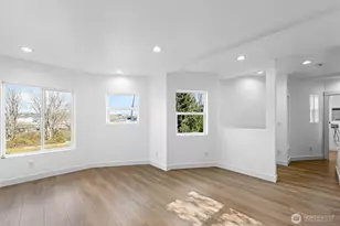 4047 25th Ave W, Seattle, WA 98199 - Photo 7