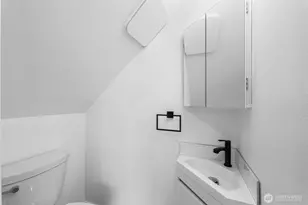 4047 25th Ave W, Seattle, WA 98199 - Photo 11