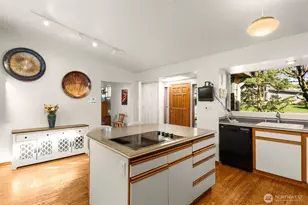 10529 NE 20th Pl, Bellevue, WA 98004 - Photo 11