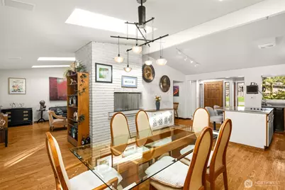 10529 NE 20th Place, Bellevue, WA 98004 - Photo 9