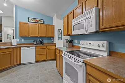 21701 31st Avenue E, Spanaway, WA 98387 - Photo 13