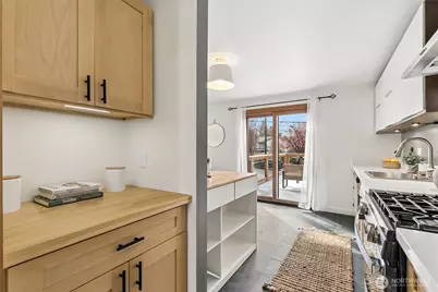 7758 Highland Park Way SW, Seattle, WA 98106 - Photo 11