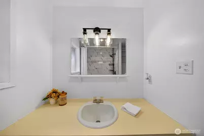 920 SW Bowmer St, Oak Harbor, WA 98277 - Photo 17