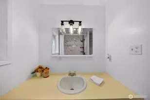 920 SW Bowmer St, Oak Harbor, WA 98277 - Photo 17