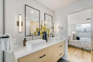 517 Howe St, Seattle, WA 98109 - Photo 15