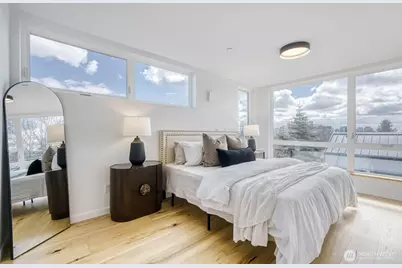 517 Howe Street #B, Seattle, WA 98109 - Photo 11