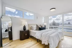 517 Howe St, Seattle, WA 98109 - Photo 11