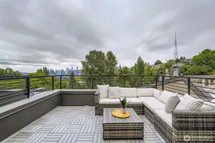 517 Howe St, Seattle, WA 98109 - Photo 21