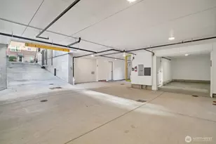 517 Howe St, Seattle, WA 98109 - Photo 27