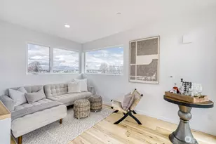 517 Howe St, Seattle, WA 98109 - Photo 19