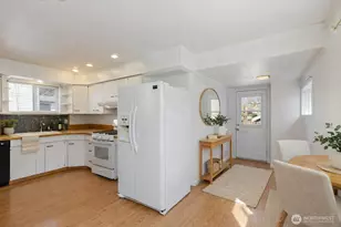 1740 4th St, Bremerton, WA 98337 - Photo 9