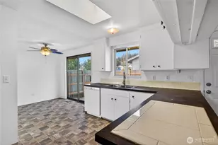 282 SW 10th Ave, Oak Harbor, WA 98277 - Photo 11