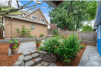 1622 22nd Avenue, Seattle, WA 98122 - Photo 7