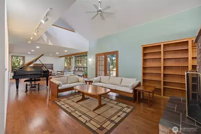 323 Keach Court, Steilacoom, WA 98388 - Photo 5