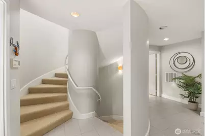 1717 Ferry Avenue SW, Seattle, WA 98116 - Photo 3