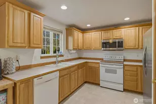 1061 40th St, Washougal, WA 98671 - Photo 5