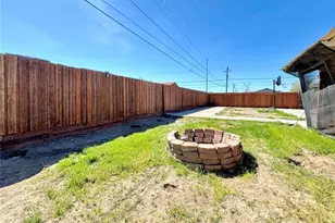 305 N Earl Rd, Moses Lake, WA 98837 - Photo 5