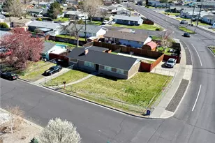 305 N Earl Rd, Moses Lake, WA 98837 - Photo 1