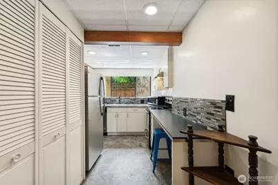 9533 Lake Shore Boulevard NE #A, Seattle, WA 98115 - Photo 11