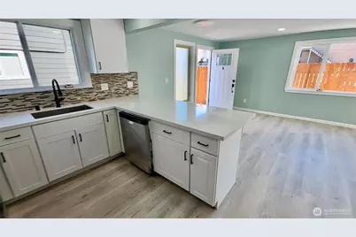 9040 17th Avenue SW, Seattle, WA 98106 - Photo 19