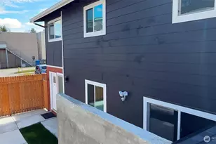 9040 17th Ave SW, Seattle, WA 98106 - Photo 11