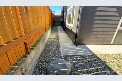 9040 17th Avenue SW, Seattle, WA 98106 - Photo 17