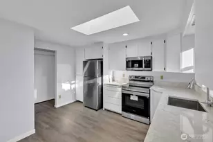 701 21st St SE, Puyallup, WA 98372 - Photo 5