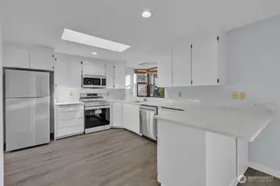 701 21st St SE, Puyallup, WA 98372 - Photo 7