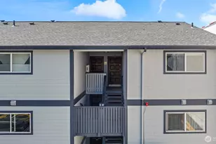 1010 Perry Ave, Bremerton, WA 98310 - Photo 3