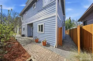 8847 9th Ave SW, Seattle, WA 98106 - Photo 5