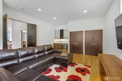9719 Lake Shore Boulevard NE, Seattle, WA 98115 - Photo 23