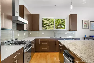 9719 Lake Shore Boulevard NE, Seattle, WA 98115 - Photo 15