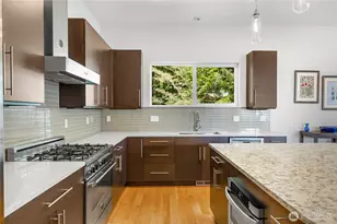 9719 Lake Shore Blvd NE, Seattle, WA 98115 - Photo 15