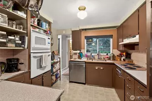 8620 35th Ave SW, Seattle, WA 98126 - Photo 9