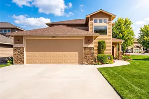 2015 Woodridge St, Wenatchee, WA 98801 - Photo 1